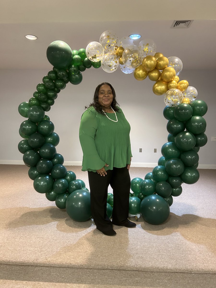 ChrysC_1984's tweet photo. Supporting our “Golden Warrior” seniors ministry. 💚 https://t.co/ql453WZQL0