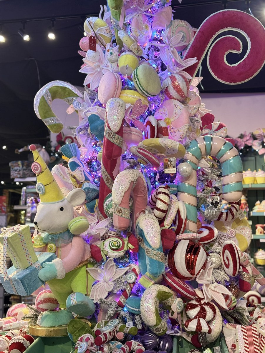 perfect tree for you <a href="/Zoella/">Zoella</a> 🎄🎀🍬 Ottie would love it! It’s the garden centre i work at✨✨