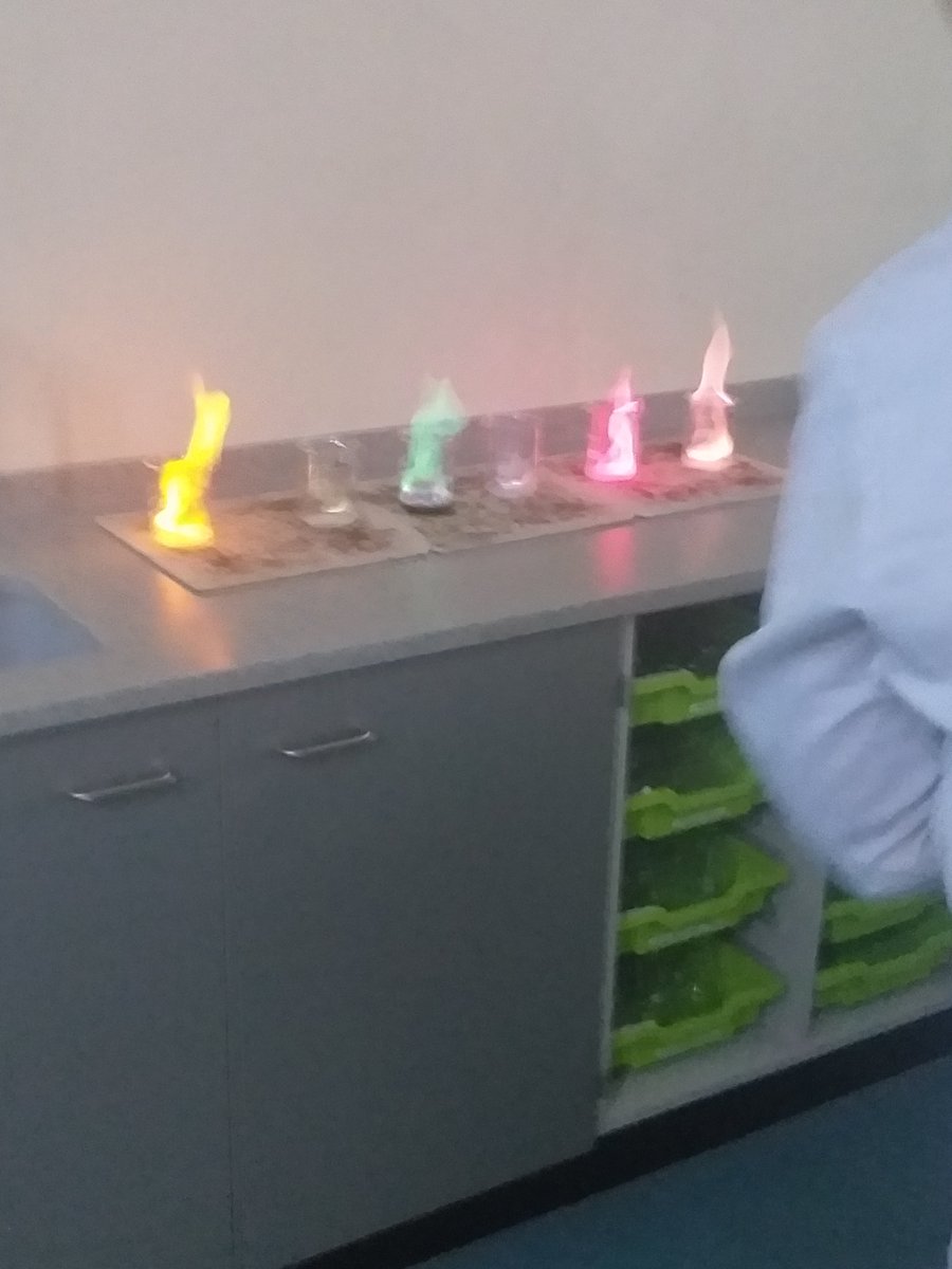 SibfordScience's tweet photo. Year 7 did their own flame tests today to determine which chemical burnt with which coloured flame.  They concluded sodium - yellow orange, lithium - red, potassium - purple pink , copper - green blue, barium - apple green and boric acid - bright green.  @sibfordscience https://t.co/aEvkeywhQ5