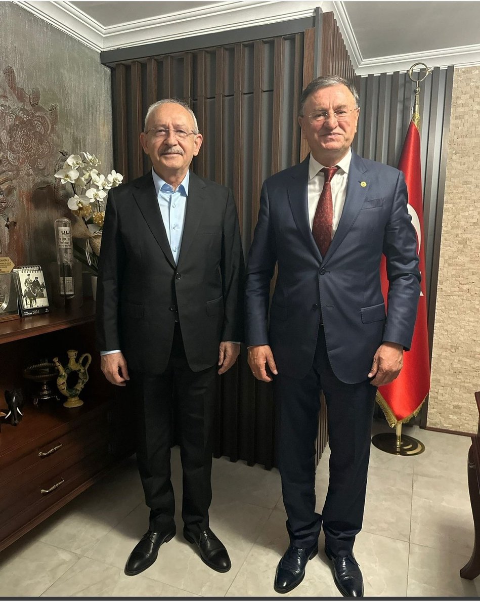 texwar's tweet photo. Vefa; geçmişe sadakatla bağlı kalmak ve geleceğe umutla bakmaktır.
@kilicdarogluk @DocDrLutfuSavas @herkesicinCHP https://t.co/z6QwkCy9wH