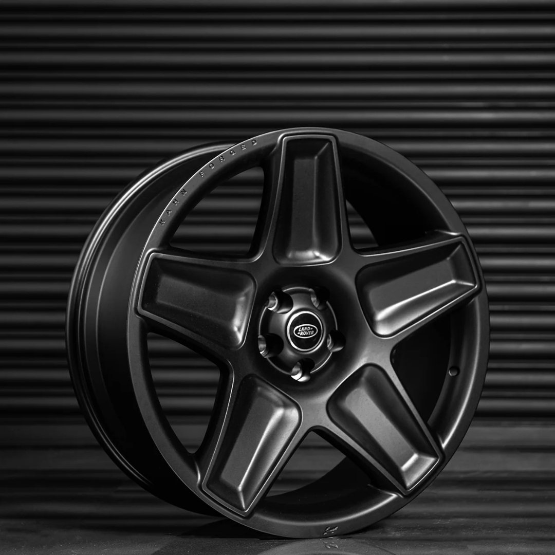 ChelseaTruckCo's tweet photo. Check out the latest wheels specifically curated for Land Rover Defender.

Shop the full range today here: https://t.co/TCMcDzFDcn

#ChelseaTruckCo #CTC #StylingPackage #Offroad #luxurycars #cars #wheels #bespokecars #Wheels #Accessories #LuxuryWheels #LandRoverDefender #Defender https://t.co/Uj82ezgGKx