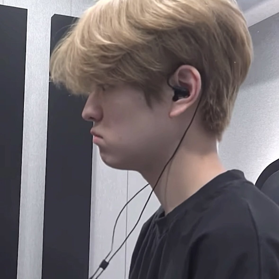dadaddya's tweet photo. 녹음 맘에 안 들어서 힝구된 승민이가 너무 귀욥다..ㅠ ㅠ https://t.co/Oc9SFlitvx
