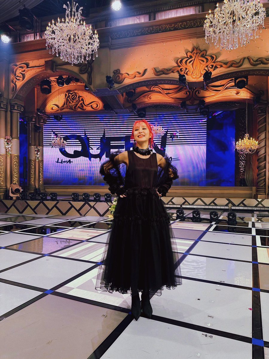 LiSA_OLiVE's tweet photo. #FNS歌謡祭　第2夜にて新曲「QUEEN」をテレビ初披露しましたっ♥️👸💚
みんなの声が聞こえたきがした‥！
心強かった‥！ありがとうございましたっ🥹♥️💚

ダンサーのみんなとテレビバージョンにねりねりしたスペシャルなステージでお届けしましたっ♥️👯‍♀️👸👯‍♀️💚
https://t.co/53ZdsXFPI4

#LiSAカクテルパーティー　でメキメキとパワーアップした　#LiSA_QUEEN。
今週土日は福井！泣いてもも笑ってもファイナル！ついについに！ラスト！最後の最後までよろしくお願いしますっ！🥂

🧡12/14(土)サンドーム福井 (开演17:00) 
🩵12/15(日)サンドーム福井 (開演16:00)

番組はまだまだ続きますっ♥️🎄👸📺💚