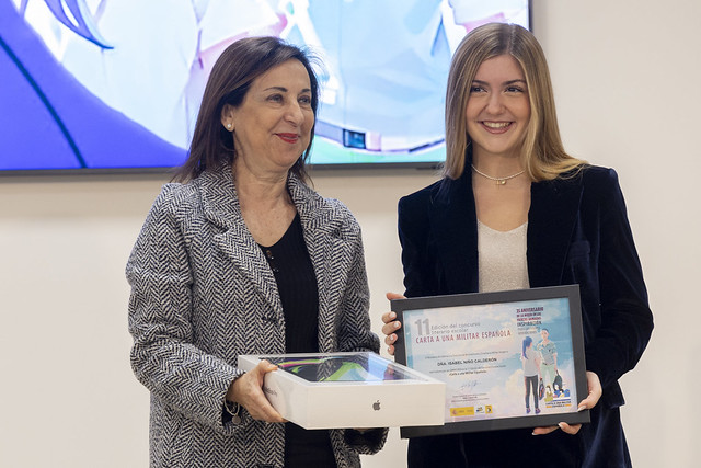 coleci_1969's tweet photo. 🔝📢Esta semana ha tenido lugar el acto de entrega del #Certamen Nacional Carta a un Militar en el que nuestra alumna Isabel Niño ha sido galardonada con el Primer Premio.
¡Nuestra enhorabuena Isabel‼ https://t.co/gCaFrb34Sc