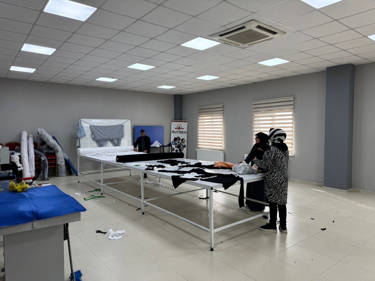 ŞUTGEM (@sutgem63) on Twitter photo İHKİB Eğitim Vakfı ve <a href="/sanliurfatso/">ŞUTSO</a> İş birliği ile yürütülen Hazır Giyim Tekstil Düz Dikiş, Overlok, Ütü Teknikleri 2. Modül Eğitimlerimiz başlamıştır.
<a href="/mdoganyetim/">Mehmet Doğan Yetim</a> <a href="/serhatkrd/">Serhat KARADAĞ</a> <a href="/ahmetbuluttr/">Ahmet Bulut</a> İHKİB Eğitim Vakfı ve <a href="/sanliurfatso/">ŞUTSO</a> İş birliği ile yürütülen Hazır Giyim Tekstil Düz Dikiş, Overlok, Ütü Teknikleri 2. Modül Eğitimlerimiz başlamıştır.
<a href="/mdoganyetim/">Mehmet Doğan Yetim</a> <a href="/serhatkrd/">Serhat KARADAĞ</a> <a href="/ahmetbuluttr/">Ahmet Bulut</a>