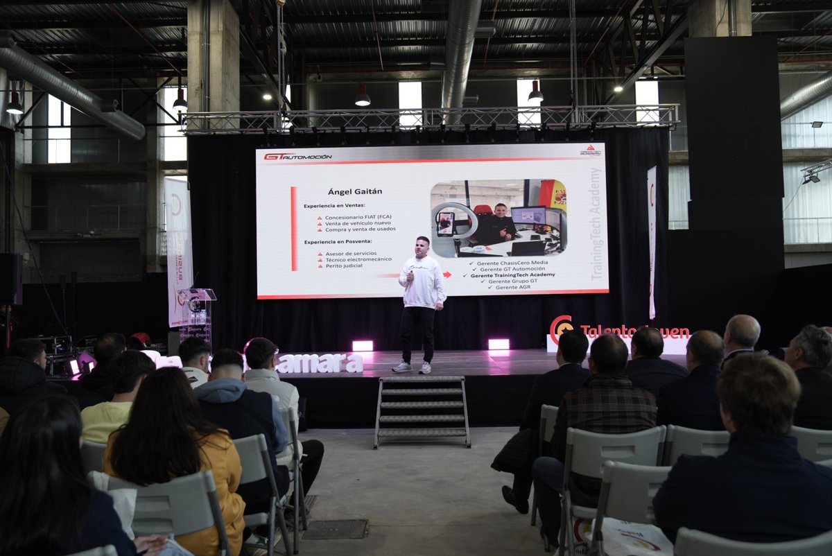 CamaradeBadajoz's tweet photo. Feria de Empleo #TalentDay 👌
➡ 2.000 participantes, 40 ofertas de empleo, 500 entrevistas de trabajo, 5 ponencias y 15 talleres formativos.
Talento Joven, financiado por el Fondo Social Europeo Plus, Europa se Siente. https://t.co/FaOidm4V6h