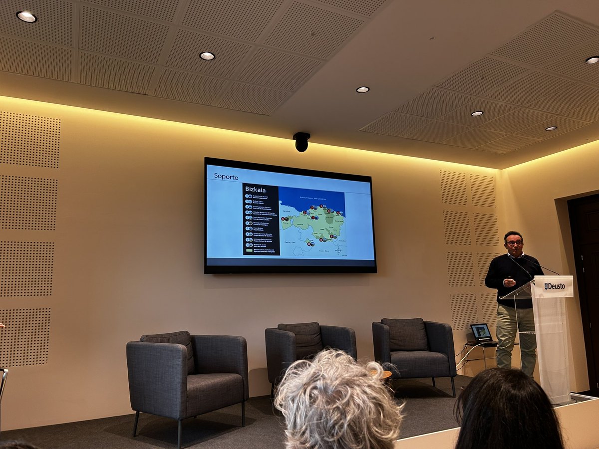 Deusto Turismo tweet media