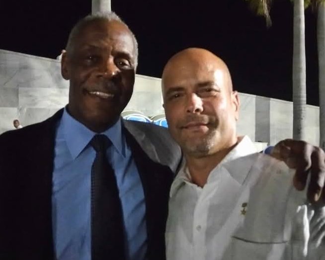 iNuestro querido hermano Danny Glover está de visita en #Cuba!  #CDRCuba #LosCinco #DannyGlover