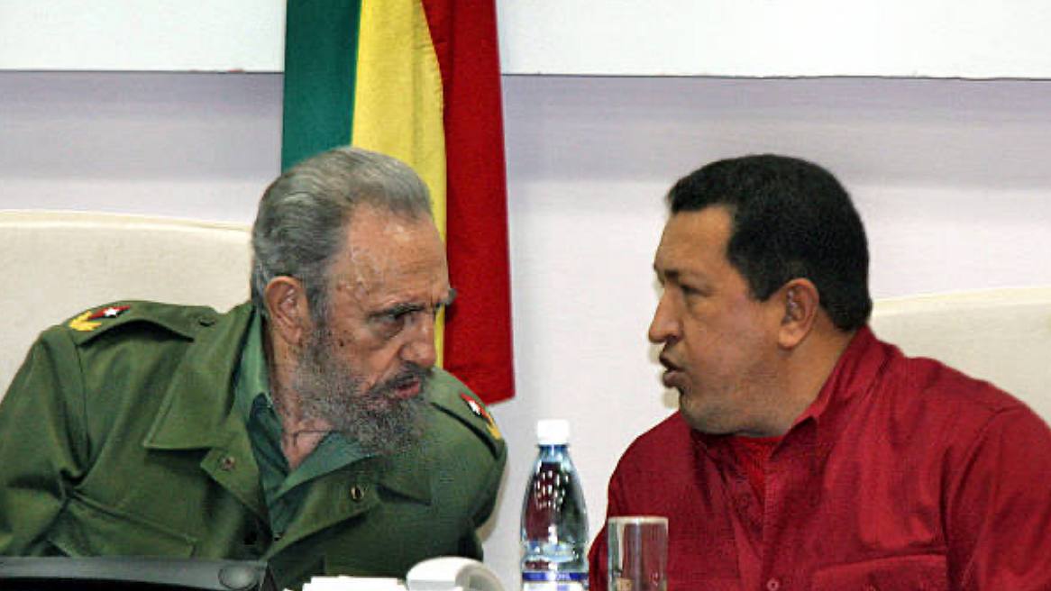 #FrasesDelALBA | Comandante de la Revolución cubana, Fidel Castro, sobre el ALBA-TCP: 

"El ALBA no solo busca la integración económica, sino que también se fundamenta en la lucha por la justicia social y el bienestar de nuestros pueblos. Es un camino hacia un futuro más justo".