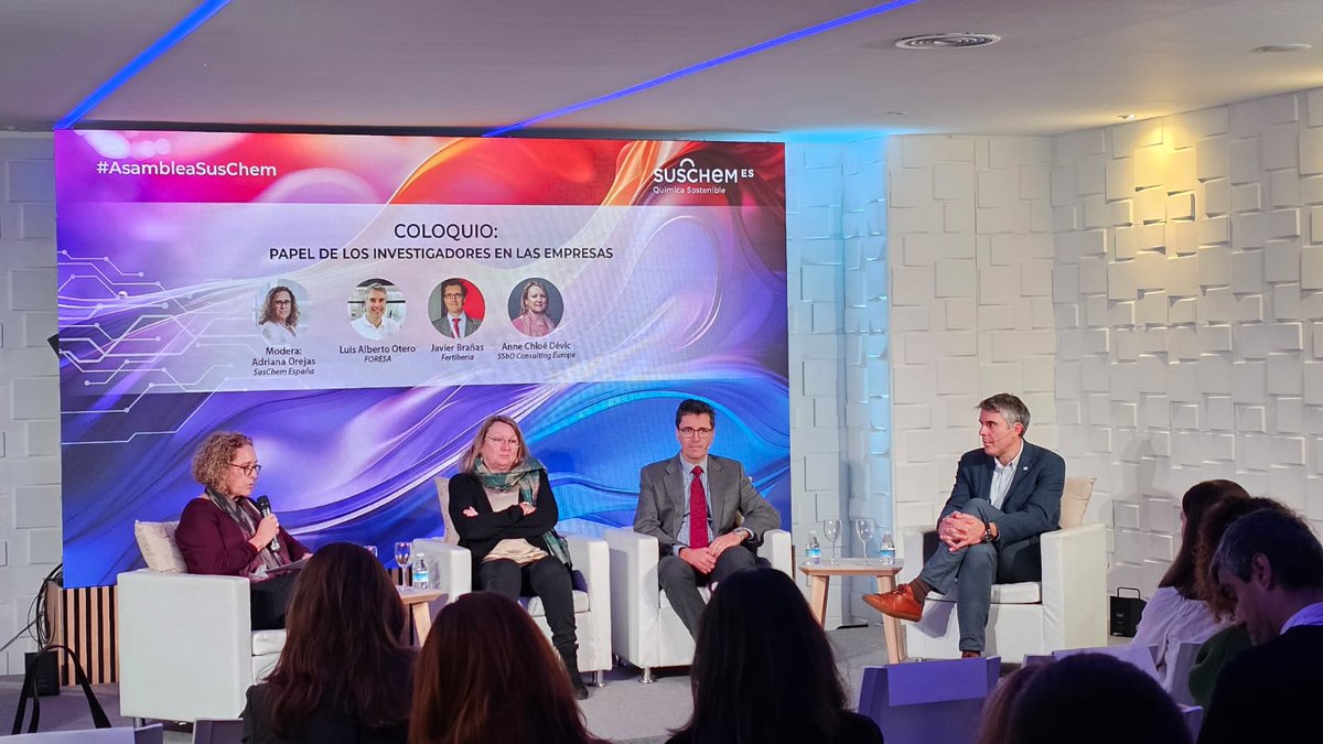 SusChemSpain's tweet image. #AsambleaSusChem | Adriana Orejas @SusChemSpain @Feique_ES dirige el coloquio #Química, esencial para el desarrollo económico, social y medioambiental, con el talento de las nuevas generaciones.
Con LA. Otero #Foresa J. Brañas @grupofertiberia y AC. Devic #SSbDConsultingEurope