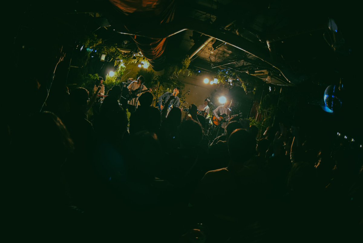 masanori_singer's tweet photo. 2024.12.10(tue)
YOKOHAMA B.B.STREET

新船将徳
ONE MAN LIVE

来てくれた皆、一緒に演奏してくれたメンバー、B.B.の仲間、友達、家族、HALMUDA、今まで俺の音楽に関わってくれた人すべて

本当にありがとうございました

少しずつ音楽で返していくので、またライブハウスで会いましょう。

新船将徳 https://t.co/MZBaeomNVn