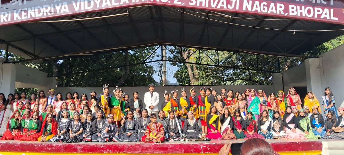 kv2_bhopal's tweet image. Celebration of Bhartiya Bhasha Utsav at PM Shri KV 2 Bhopal today the 11th of December 2024. 
@KVS_HQ @dpradhanbjp @EduMinOfIndia @narendramodi @PMOIndia 
#BhashaUtsav2024 #NEP2020 #UnityThroughLanguages #SchoolEducation