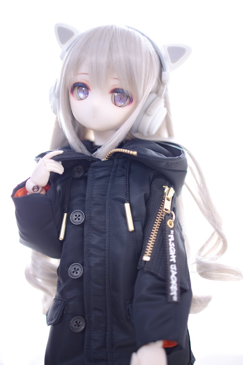 12月13日(金)21時からBOOTHにて通販を予定しています。
MDDサイズのミリタリーコート・ノースリーブTシャツを販売します。
よろしくお願いいたします。
kagikakko001.booth.pm