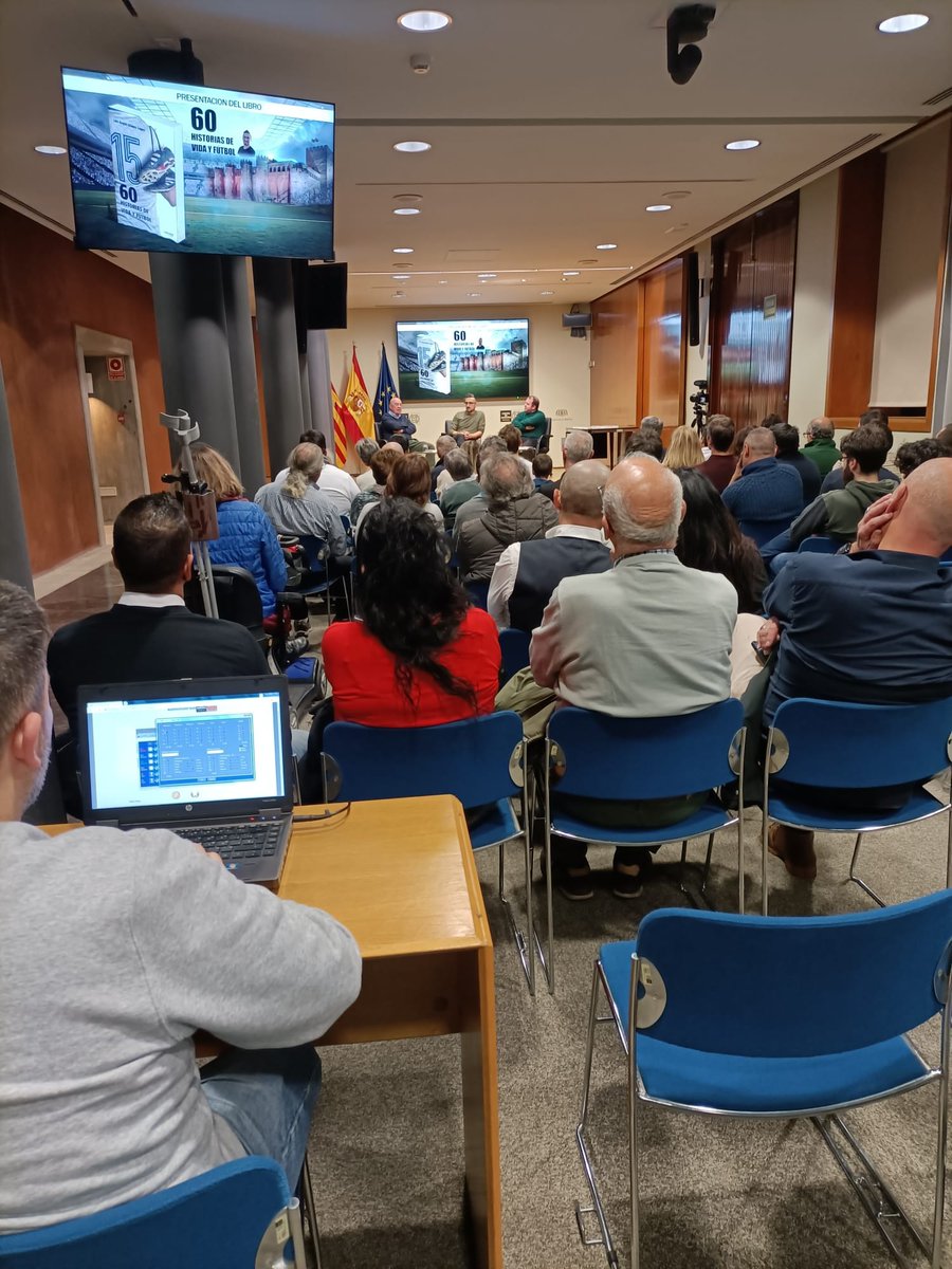📸Ayer tuvo lugar en el Salón Goya del Palacio de <a href="/laaljaferia/">Palacio de la Aljafería</a> la presentación del libro publicado por <a href="/LetrameLibros/">Letrame Editorial</a> "60 historias de vida y fútbol", de Luis Angel Gomez Lopez <a href="/39gradosfutbol/">Luis Angel Gómez</a>.
Presentó el acto el periodista <a href="/AlvaroMontaner/">Álvaro Montaner</a>.
📖libreriaparis.com/libro/545290/6…