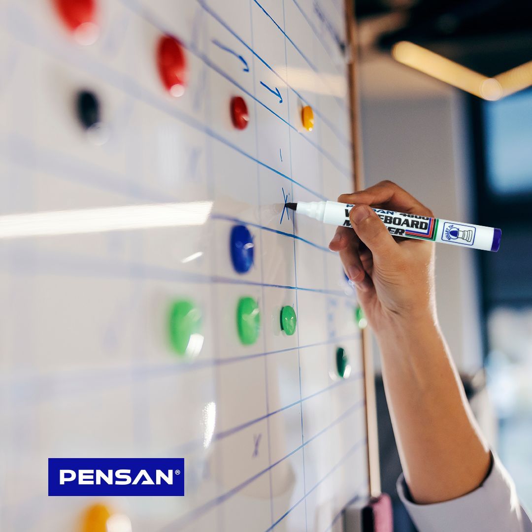 Derslerin sessiz kahramanları: Pensan Beyaz Tahta Kalemleri! Öğretmenlerimizin bilgiyi ve fikirleri en etkili şekilde paylaşmasına yardımcı olan bu kalemler, her dersin vazgeçilmezi.
.
.

#pensan #kalem #triball #pen #pencil #kırtasiye #sanat #art  #renk #color #pastel #boyama