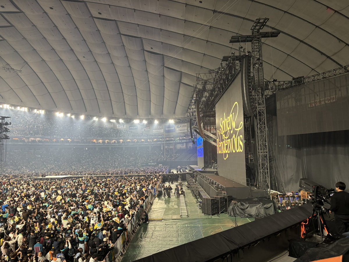 mmmmmasu32's tweet photo. ファイナル、今回は留守番してようと思ったけど3日前くらいにやっぱり行きたいなと思い、リセールでスタンドBが当たって弾丸で行ってきた！
ビックリするくらい記憶が無いけど、幸せと寂しさをずっと感じてたのは覚えてる😌
また次の待ち合わせで。
#SpheryRendezvous https://t.co/0ervDN5nuh