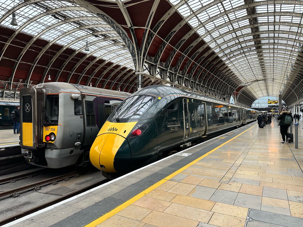 paul_winginit's tweet photo. To Wales! A double GWR Class 805 bi-mode unit takes me to Carmarthen today. We will reverse in Swansea and drop one of the units there. We run on nice clean electric power as far as Cardiff today where the wires currently end. Letโs go! #lastscratch ๐ ๐ด๓ ง๓ ข๓ ท๓ ฌ๓ ณ๓ ฟ https://t.co/Jg5OhdOgmv