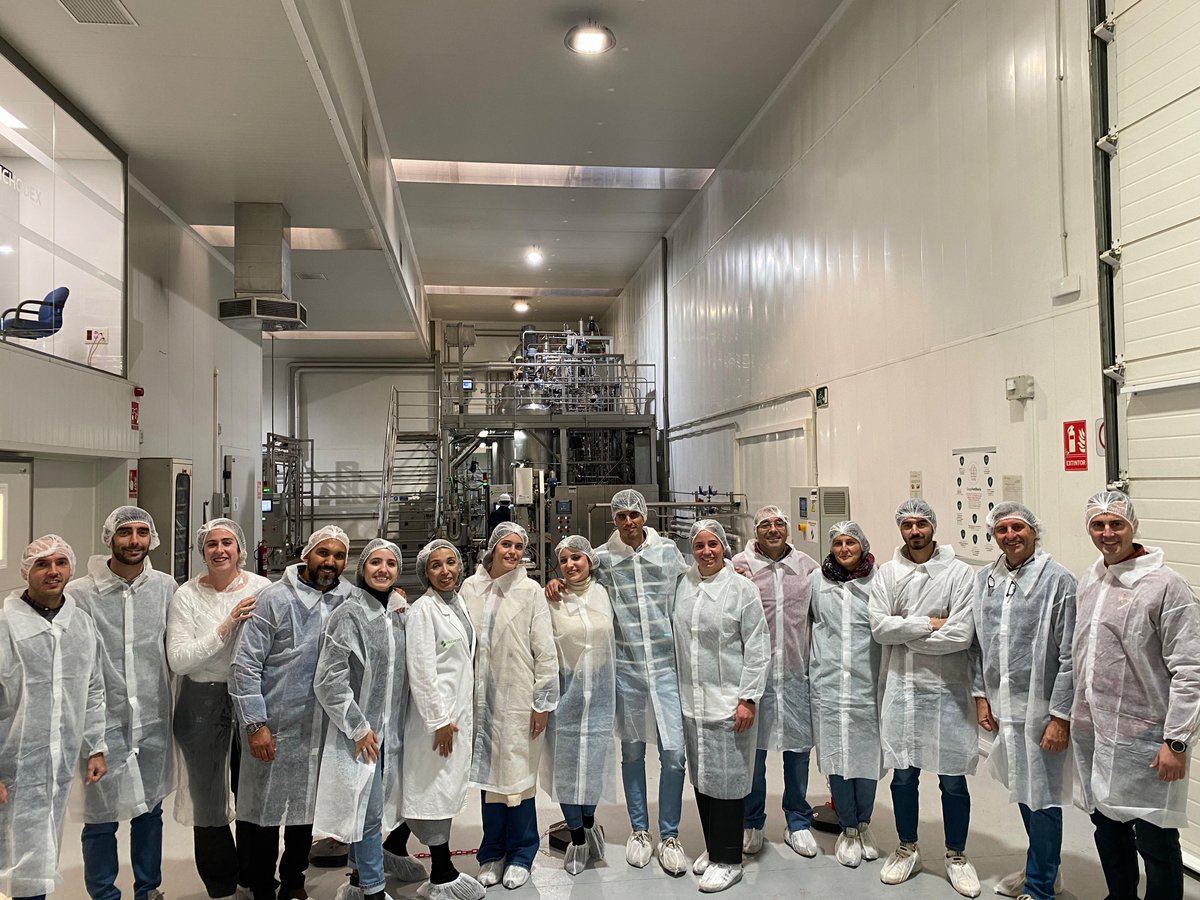 trichodex_es's tweet photo. ¡Ayer tuvimos el placer de recibir a nuestro distribuidor Suministros Agrícolas Gofer, SL y cliente FRUTA DE ANDALUCIA S.C.A en nuestras instalaciones! Fue un día lleno de conversaciones interesantes y aprendizaje mutuo 🤝 #BiotechForLife https://t.co/CJyhTIIuC5