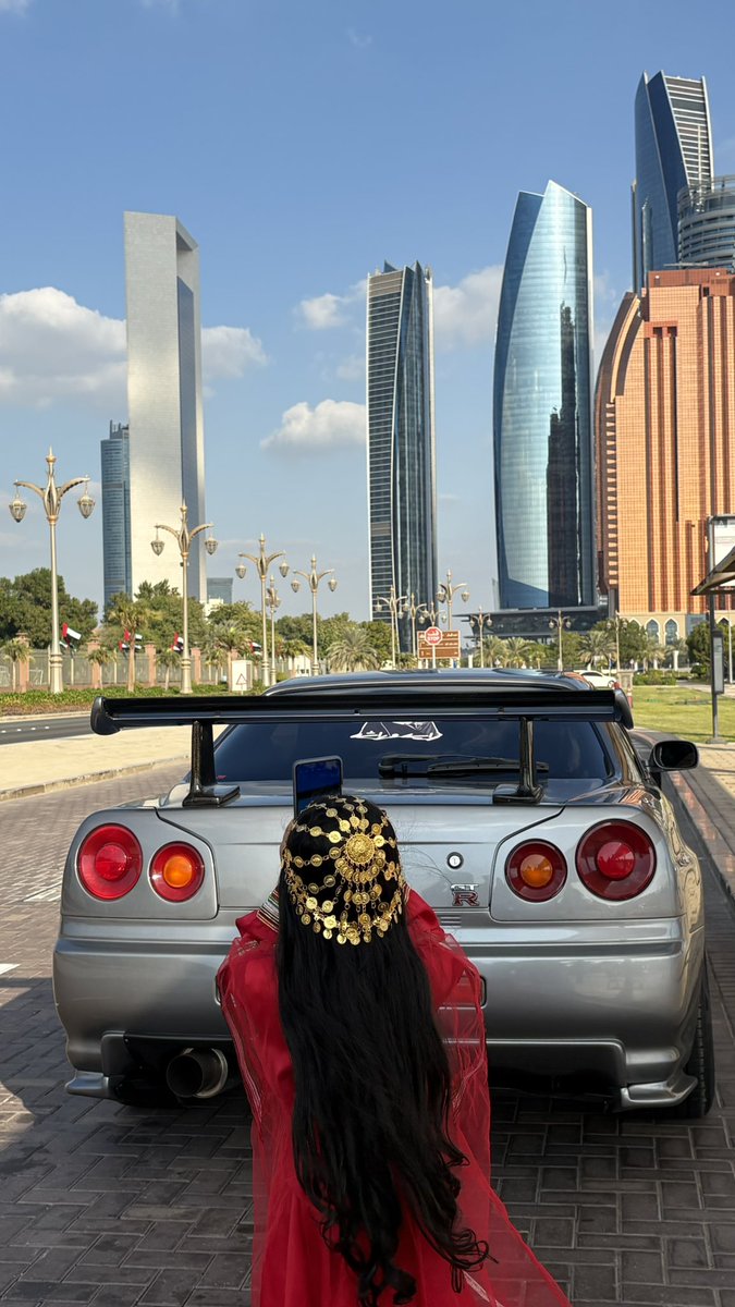 241O_'s tweet photo. Abu Dhabi and my favorite people ♥️ https://t.co/J201KjGavp