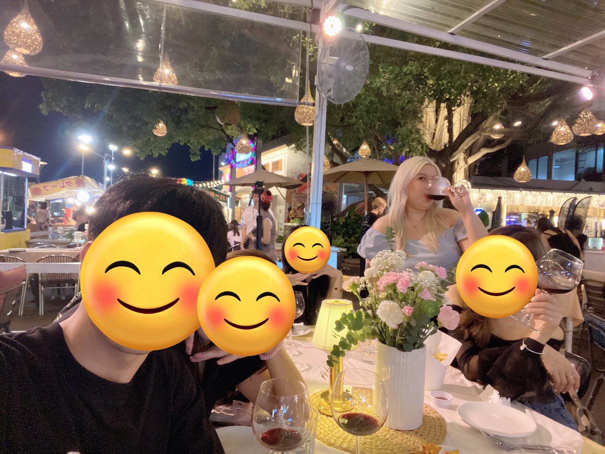 ginggg_iok's tweet photo. ไม่ได้เจอเพื่อนนานมาก ทำแต่งาน🥺 https://t.co/J7IrXwLzin