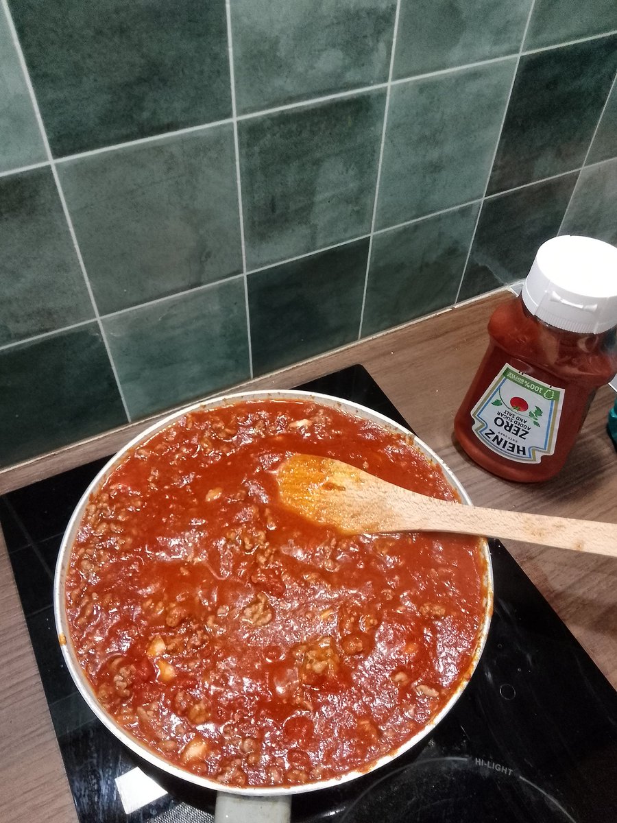 Make_Suomi's tweet photo. Arrabiata höystettynä jauhen lihalla on valmis nautittavaksi, tervetuloa.

#ruokaonvalmis #luntsi https://t.co/q72CLdOxQT