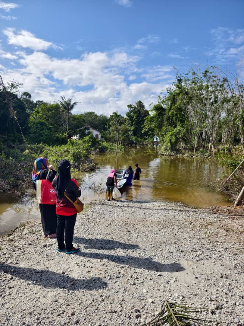 Happy Bank tweet media