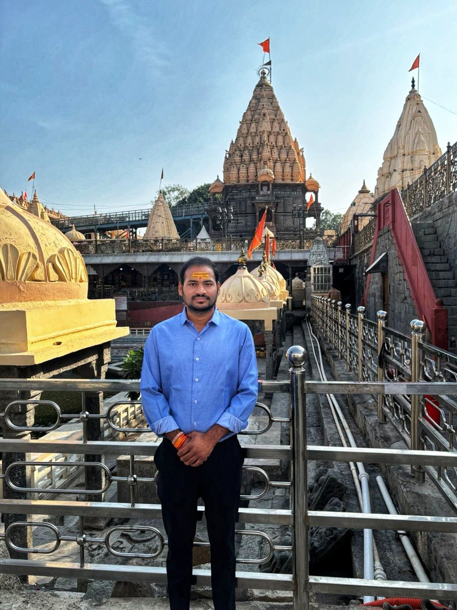 AshishParmar08's tweet photo. हरि व्यापक सर्वत्र समाना। 
प्रेम ते प्रकट होंहि मैं जाना। https://t.co/2aAbqrALE7