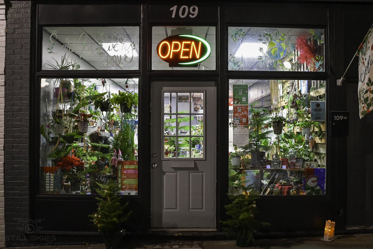 indepsquare's tweet image. Living Windows 2024 is a wrap. Check out our FB page for more pics. Congrats to our People’s Choice Window Winner Game Cafe! See you next year!

#livingwindows