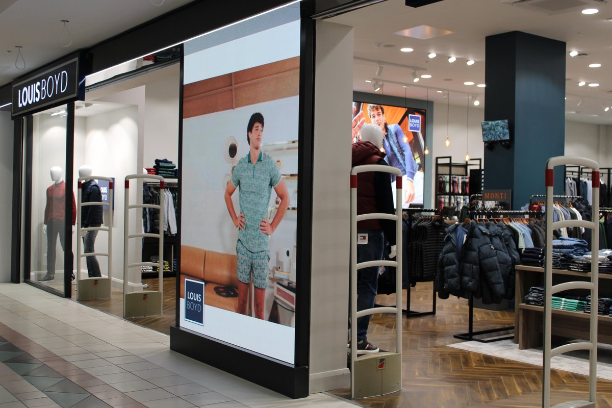 We were over the moon to install a custom designed LED digital advertising screen for Louis Boyd recently! Louis Boyd has a retail outlet in the stunning Rushmere Shopping Centre which has recently undergone a major renovation.
bit.ly/3RuQfLy