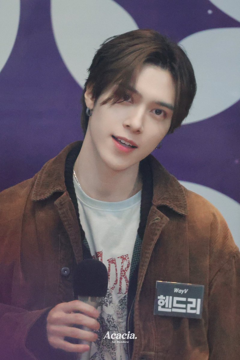 acacia_0928's tweet photo. 241211 idol radio

#HENDERY #黄冠亨 #헨드리 #WayV https://t.co/UEXkt7MMKg