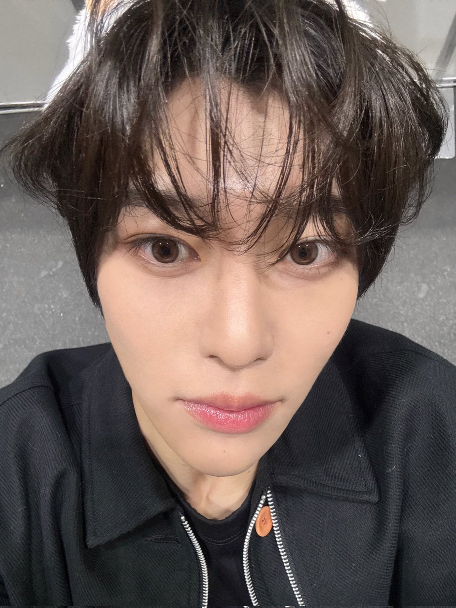 neoweverse's tweet photo. [241211] #시온 #SION WEVERSE UPDATE

- already in nagoya https://t.co/gxGL6DUyau