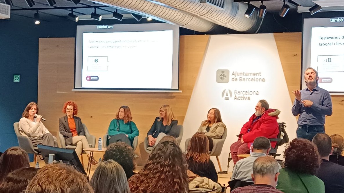 federacioacapps's tweet photo. 🗣️ Olaya Carrillo, directora de recursos humans d'Events: "Les empreses valorem que les entitats ens puguin fer el camí més planer per incorporar la diversitat als nostres equips."
🎂 Celebrem 10 anys de Xarxa per la #Inclusió #Laboral de Barcelona.
#XIB #Events #FederacióACAPPS https://t.co/1ceQd8VRV4
