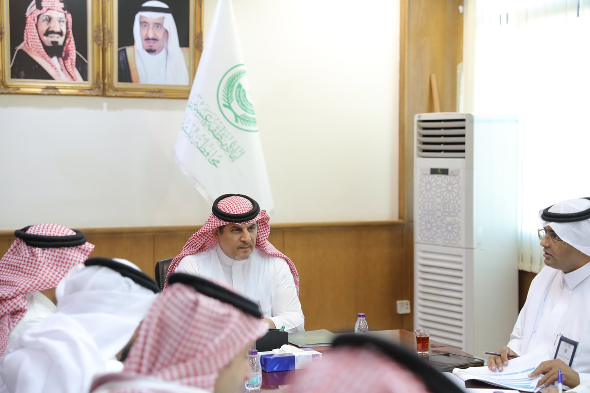 في إطار متابعة إنجاز المشاريع، يواصل سعادة #محافظ_بيشة  اجتماعاته وزياراته الميدانية، بحضور فريق #هيئة_تطوير_عسير  المُكلف، والذي يرافقه مسئولو  القطاعات المعنية.