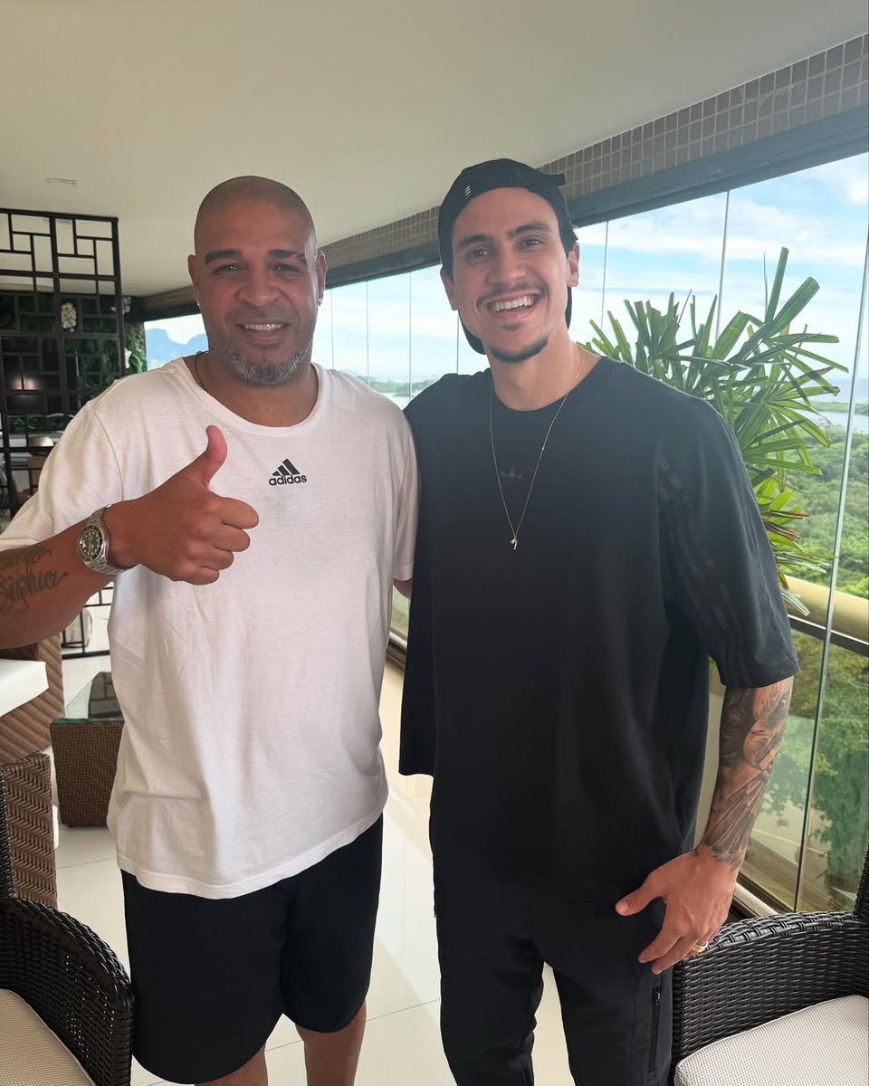 Início do sonho / Deu tudo certo

Dois ídolos rubro-negros. ❤️🖤