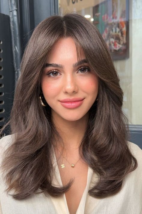 MaxStudioAi's tweet photo. 4.🚀 uploaded an original image! See how easy it is to create a professional headshot for free with MaxStudio.
#Headshot #AI #FreeTool #MaxStudio #profilepic #NewProfilePic https://t.co/uUmmLSp5cc