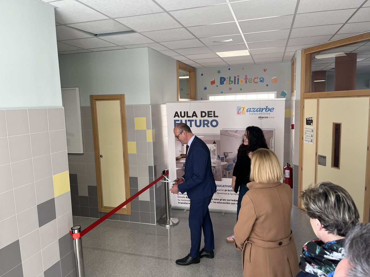 exposito_juan's tweet photo. Hoy el Proyecto Aula del Futuro nos lleva a #Jumilla Inauguración #AdF @CbmFelipe @Educarm @sifopcarm @CPRRegionMurcia @AdF_RdeMurcia #AdF_Mur #Red_IAA_Mur #Red_Centros_Impulsores_Aprendizaje_Activo https://t.co/hSQOrLN9ps