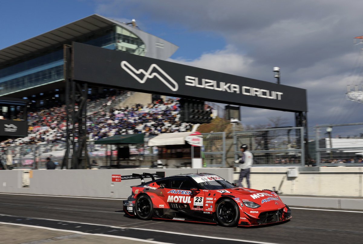 R_Quintarelli's tweet image. ファンの皆さん、
改めて鈴鹿の最終戦の応援ありがとうございました。
鈴鹿の思い出の写真をちょっとずつアップします。

#SUPERGT
#Suzuka
#LastRun 
#NISSAN
#NISMO
#MOTUL
#Autech 
#CR23 
#Fans