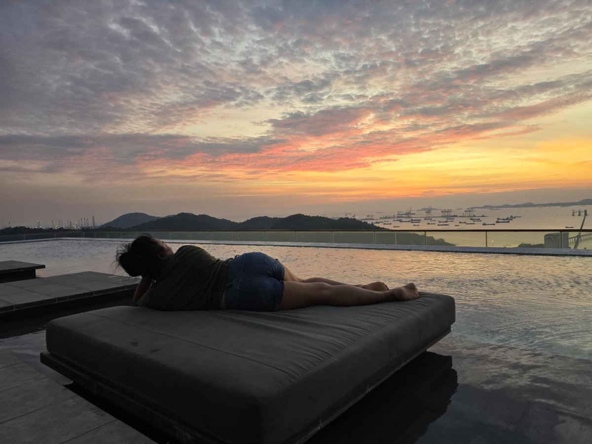 RxxnSa's tweet photo. อากาศยามเย็น https://t.co/V1nk9wa2wD