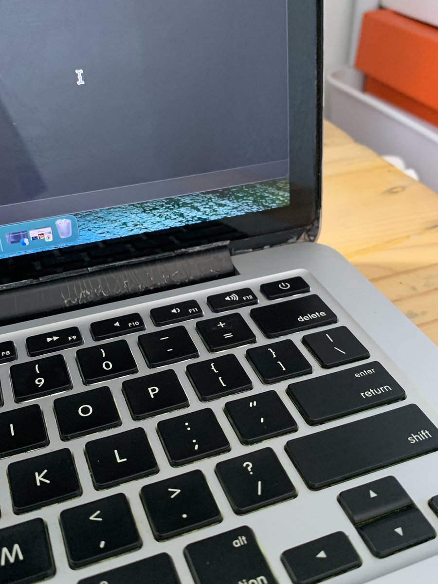 PutroAdi_07's tweet image. Wts macbook pro 2014, 13”, 256 gb
3jt saja, lokasi surakarta
Minus baterai perlu diganti
Boleh cek2 langsung.

#jualmacbookpro #macbooksecond #zonauang #macbookprodsecond #laptopsecond #juallaptop