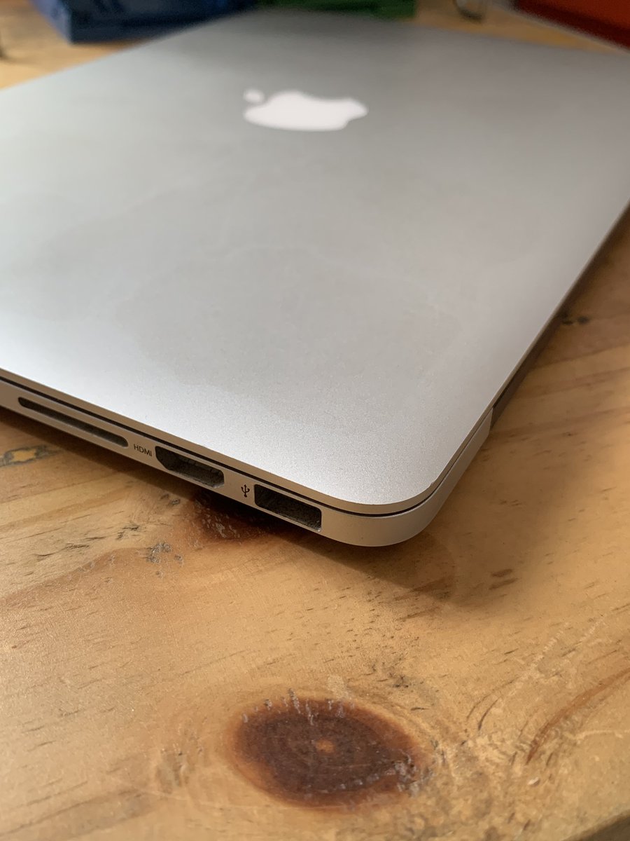 PutroAdi_07's tweet image. Wts macbook pro 2014, 13”, 256 gb
3jt saja, lokasi surakarta
Minus baterai perlu diganti
Boleh cek2 langsung.

#jualmacbookpro #macbooksecond #zonauang #macbookprodsecond #laptopsecond #juallaptop