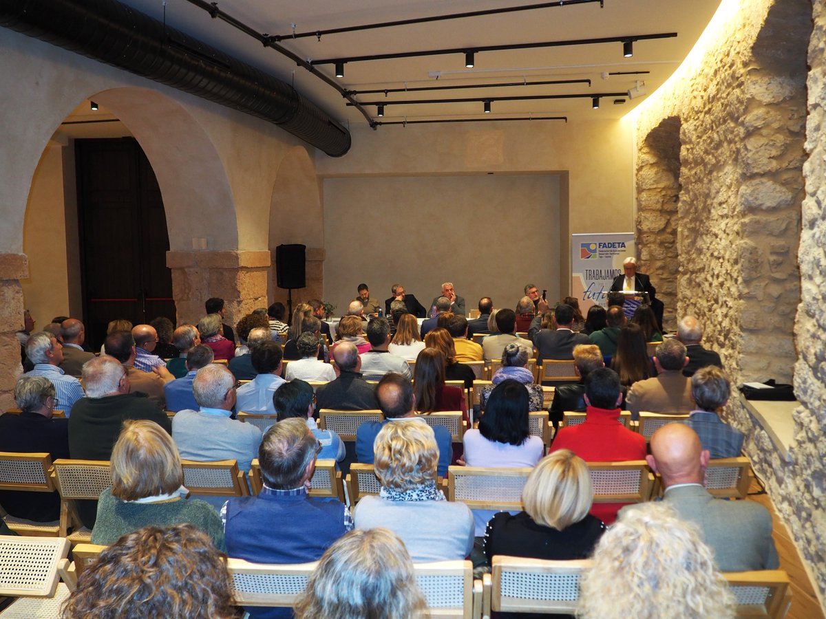 ➡️Presentado el libro 'Viaje y nuevo viaje a la Alcarria en familia' del escritor Jesús Orea, editado por #FADETA. Una nueva herramienta de promoción del territorio fomentando el turismo familiar.
👏Gracias a todos los que nos acompañasteis en este acto.
➕tinyurl.com/235jvmcn