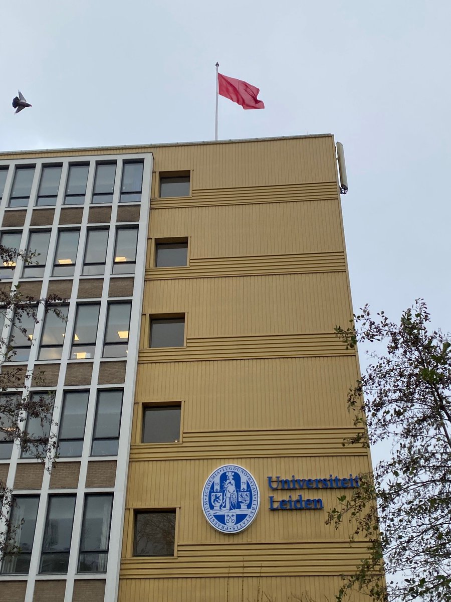 📢 We stand together once again, united with one important message: STOP the cuts to higher education! 🟥 <a href="/WOinactie/">WOinActie</a> <a href="/UniLeiden/">Universiteit Leiden</a> #DoeHetNiet #StopBezuinigingenHogerOnderwijs