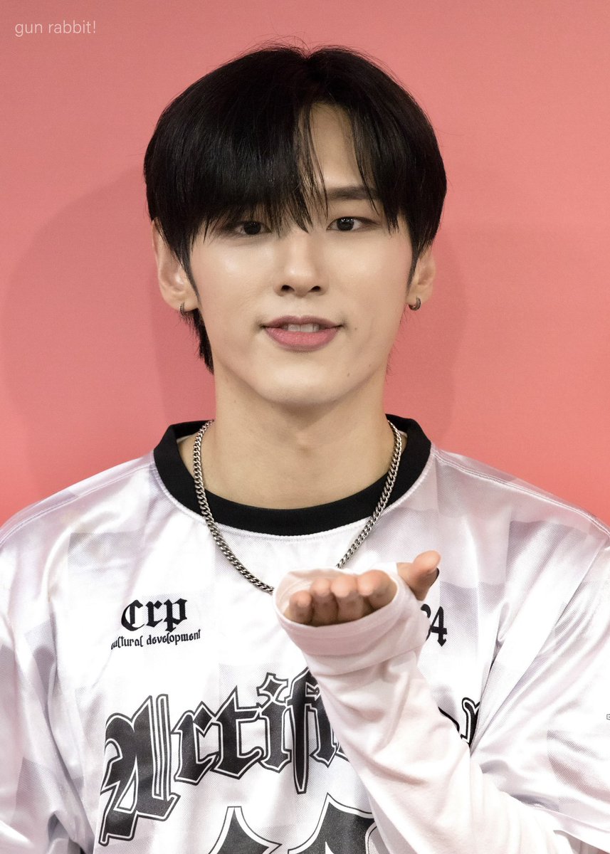 gun_rabbit_'s tweet photo. 241207📷1부

#뉴앤비 #newandb
#건민 #gunmin #ゴン��ン https://t.co/uWHYjT6zrq