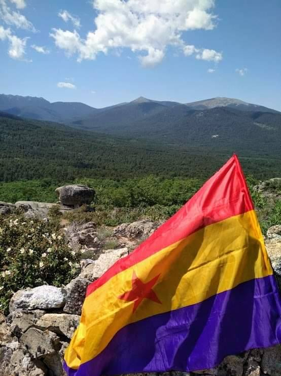 📌 17 DICIEMBRE. INVITACIÓN PRIMAVERA REPUBLICANA Y COMUNERA DE SEGOVIA 2025. Preparación y propuestas.
📄 Martes, 17 de DICIEMBRE.
⌚ 19h.
🏛 Cto. Cívico El Carmen/La Albuera goo.gl/maps/Phr8nBKgL…