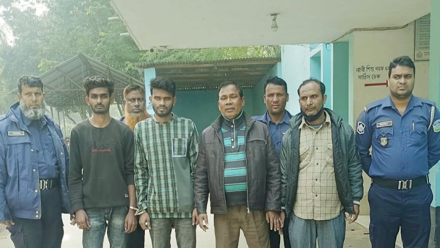 মাদারগঞ্জে সাবেক কাউন্সিলর নজরুল ইসলামসহ আটক ৪