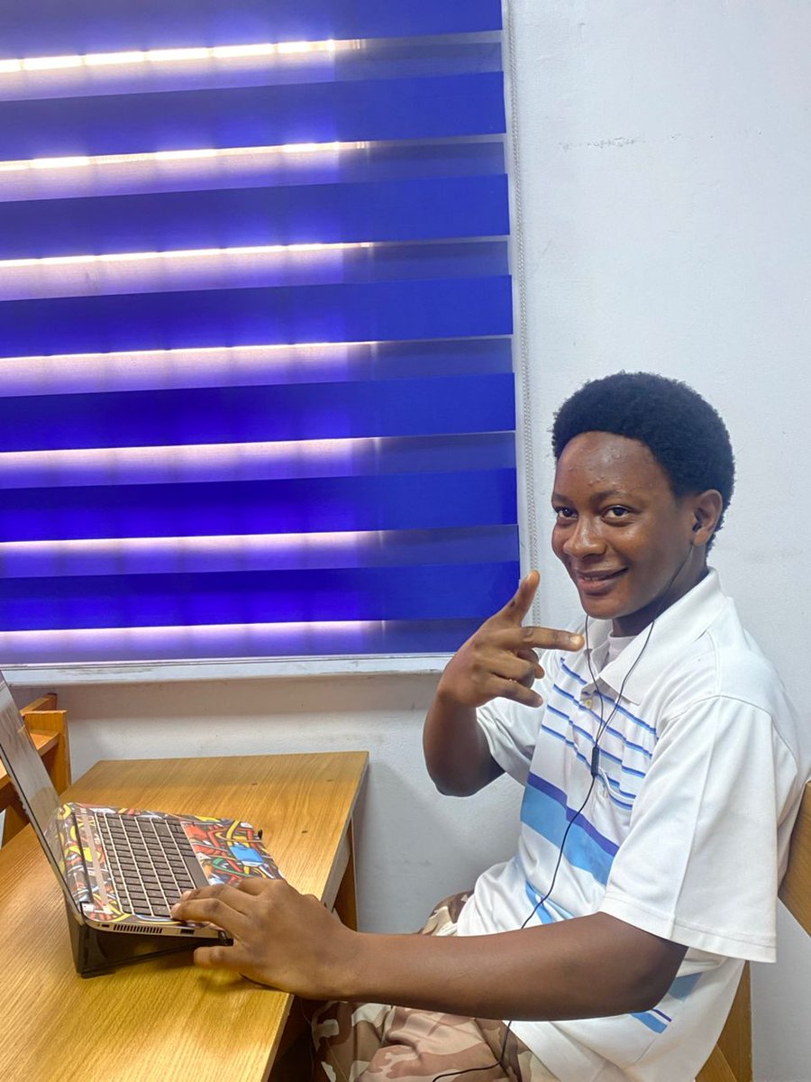 cyclobold's tweet image. Think Tech, Think Cyclobold!
.
.
.
.
#classroomexperience #techinnovation #techschoolinlagos #funlearning #plug