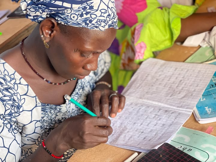ONGSIRABASCHOOL's tweet photo. Les cours en Alphabétisation fonctionnelle et en gestion d'AGR continuent avec courage et motivation au (Garbal de Niamana).
#PDI
#alphabetisation
#ambero
#sirabaschool https://t.co/sw514WNPgM