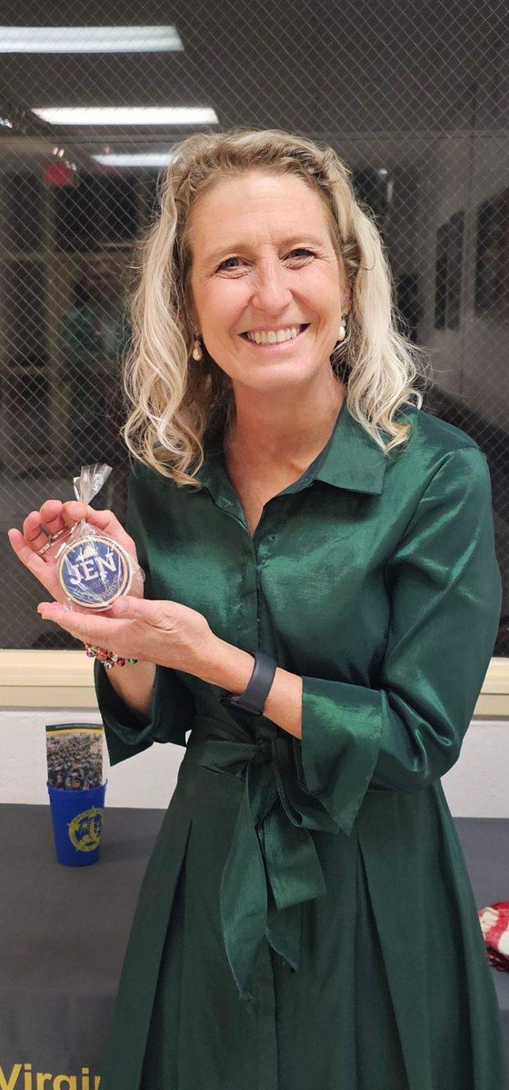 JenKiggans's tweet photo. On Monday, my team and I attended the @RPofVB's festive holiday party..! It was a fantastic evening celebrating a successful campaign and also celebrating the season with so many great people (and I hope everyone enjoyed the cookies)!
#HolidaySeason #VA02 #WinIn2024