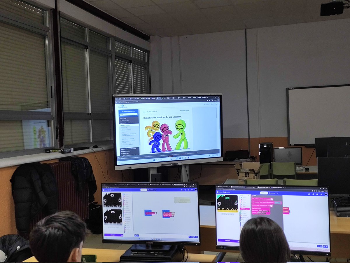 tecuribarri's tweet image. En &quot;Programación informática&quot; 4⁰ESO @IESMUribarri utilizamos el libro &quot;Redes con microbit&quot; de @programamos para descubrir aspectos básicos sobre redes de ordenadores. @microbit_edu