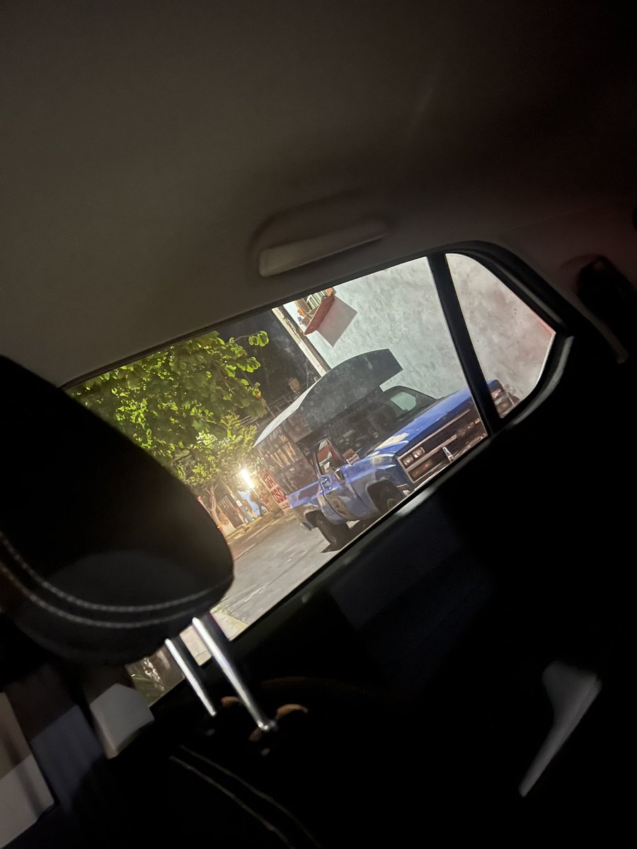 Viri_Cast's tweet photo. @TlalpanAl @TlalpanVecinos @alfagonzalezm @Gabyosoriohdz @TlalpanAl  @Gabyosoriohdz  @TlalpanVecinos  el camión sigue ahí. 
Cerrando la calle TODAS las noches y nadie hace nada. https://t.co/QbxicJdyuX